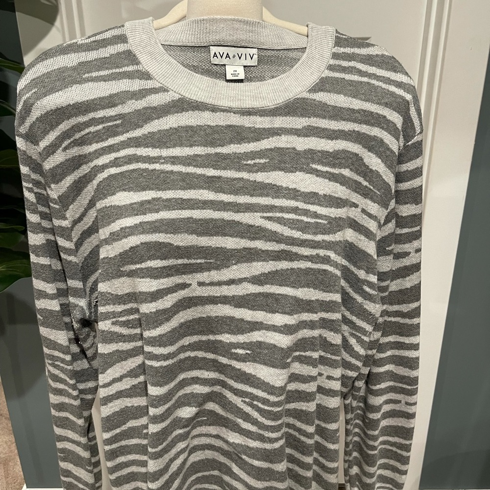 Ava and Viv animal print tunic sweater size 2x.
